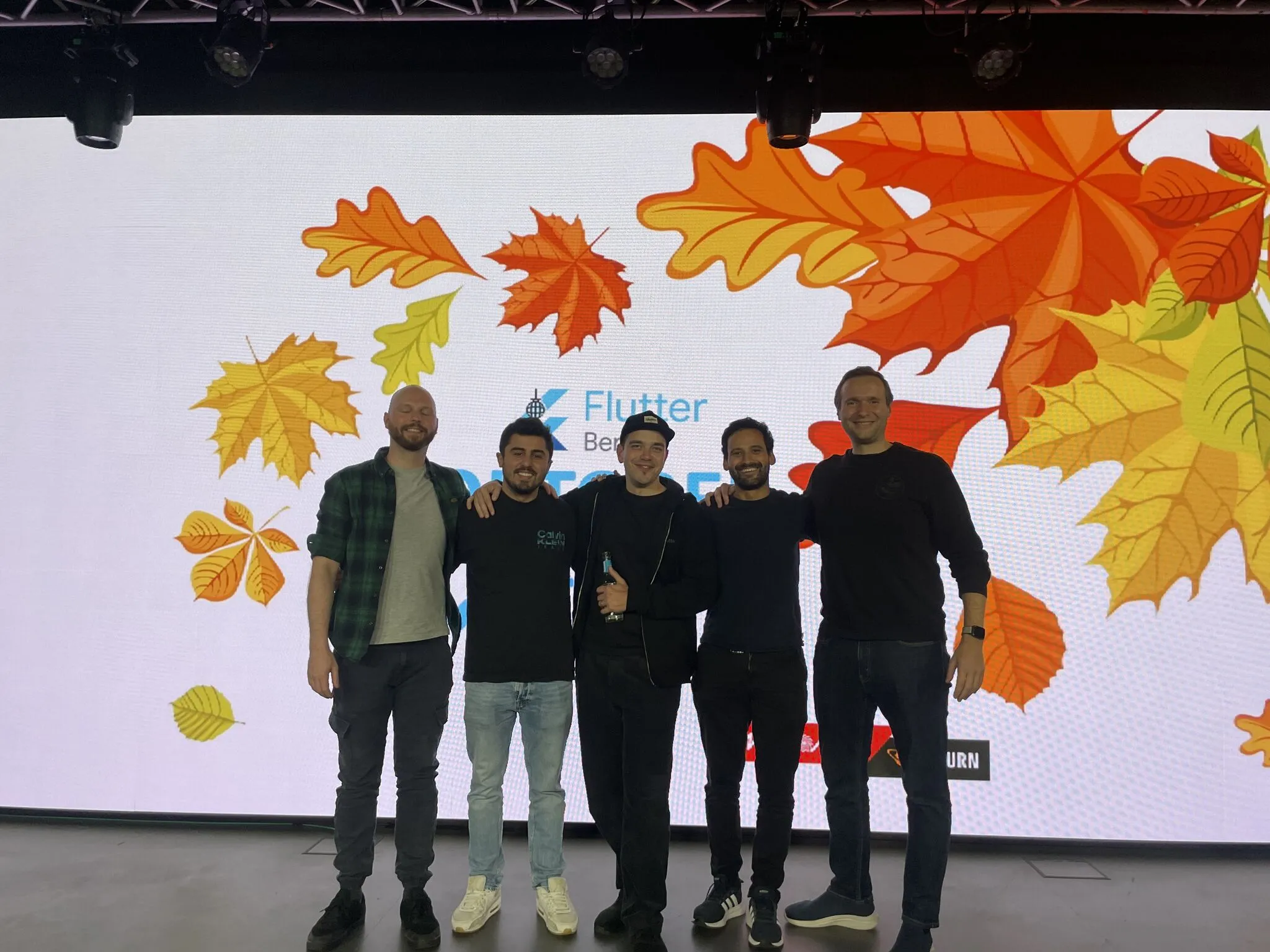Flutter Berlin OctoberFest Gruppenfoto bei MediaMarktSaturn